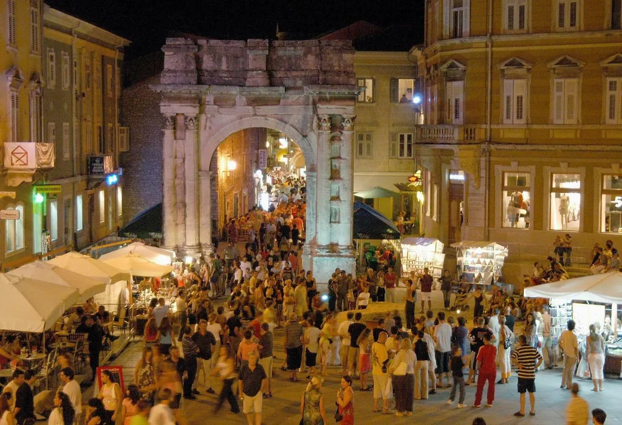 Apartment Lungomare Pula 0*,  Croatia